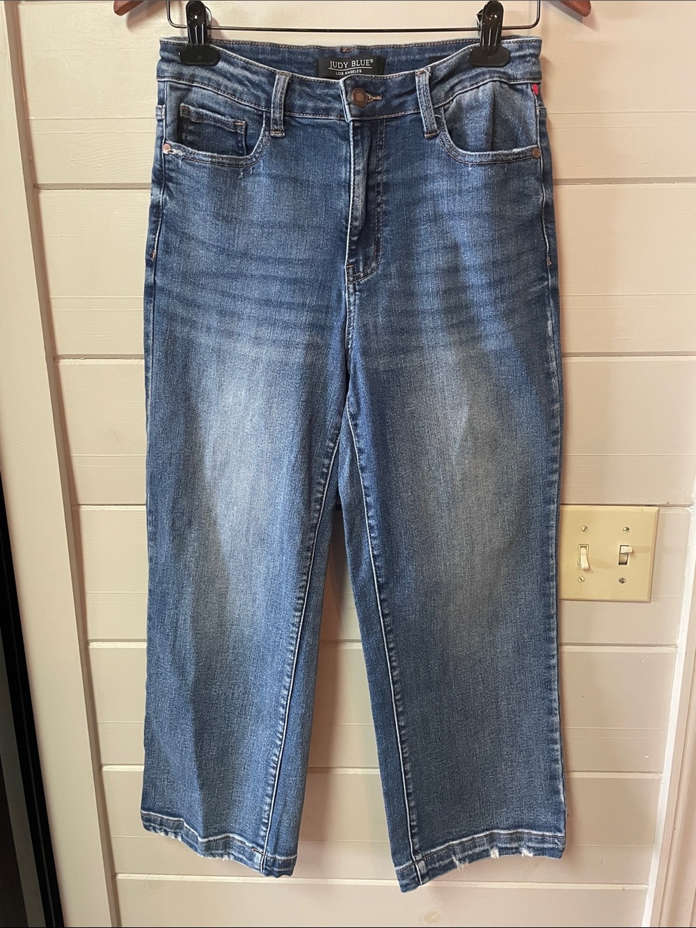 Judy Blue Medium Wash Wide Leg Crop Jeans 7/28.
